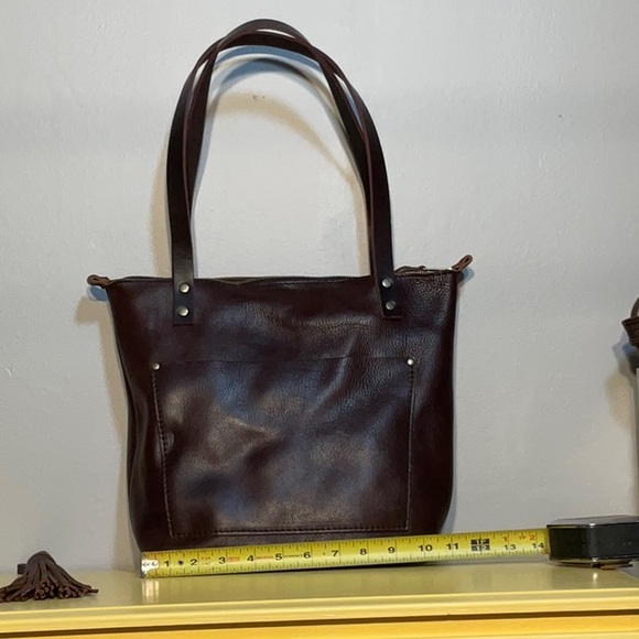 Portland Leather Grizzly Tote NWT, comes with tassel. - Picture 2 of 6